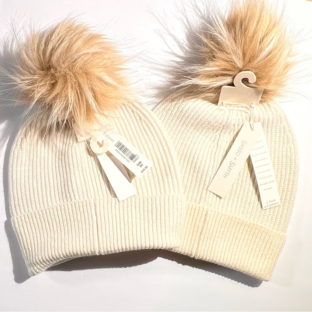 NWT $58 SASSO + SMYTH “A Touch of Cashmere” Pom Beanie - Picture 1 of 3